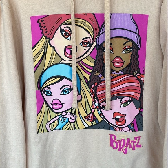 Brand New Bratz Hoodie Pullover Sweatshirt Cartoon Beige w/ Colorful Graphic Y2K - Picture 4 of 14